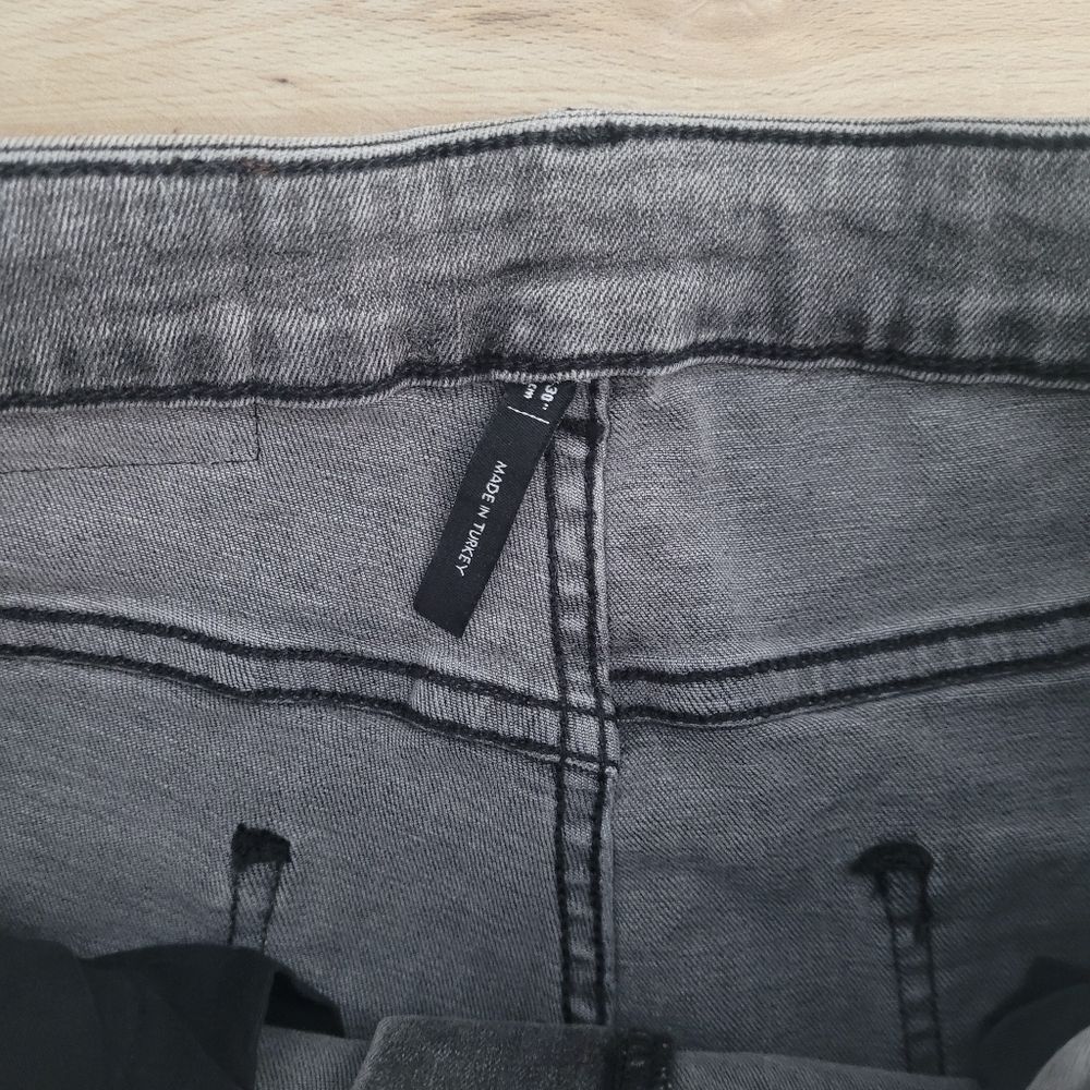 Reclaimed Vintage Gray Slim Jeans - Picture 6 of 8